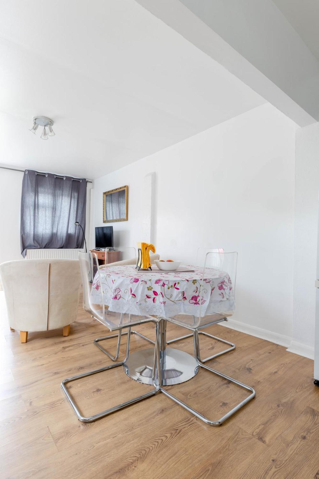Cosy 2 Bedroom Near Wembley, Garden, Late Check In