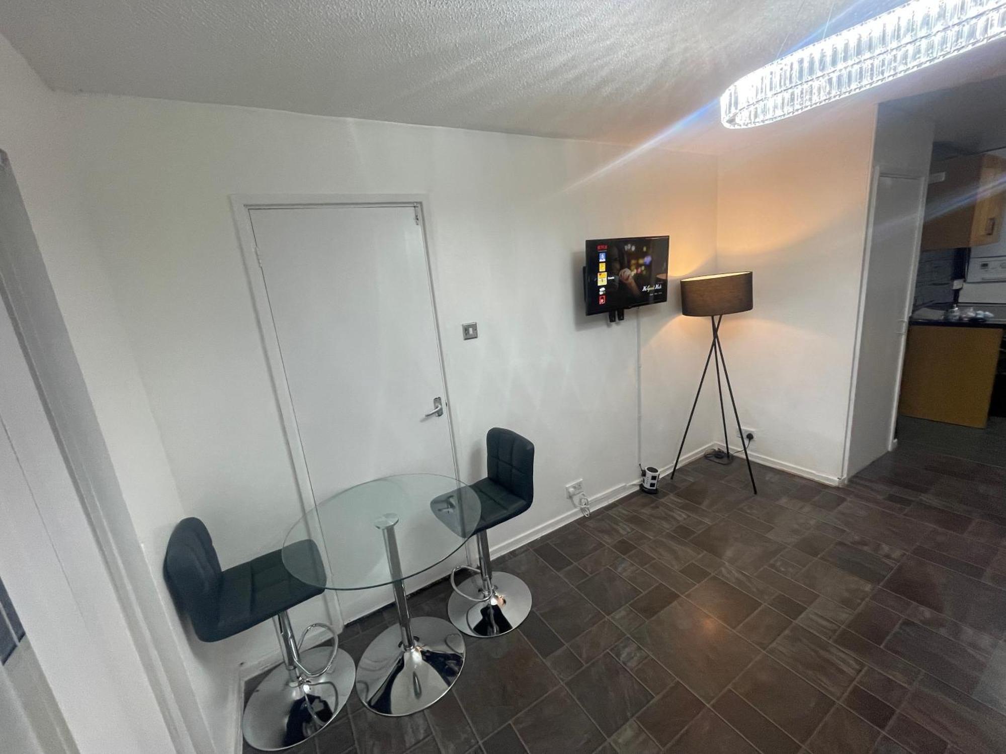 New! 4 Bedroom House With Garden And Lawn * Londen