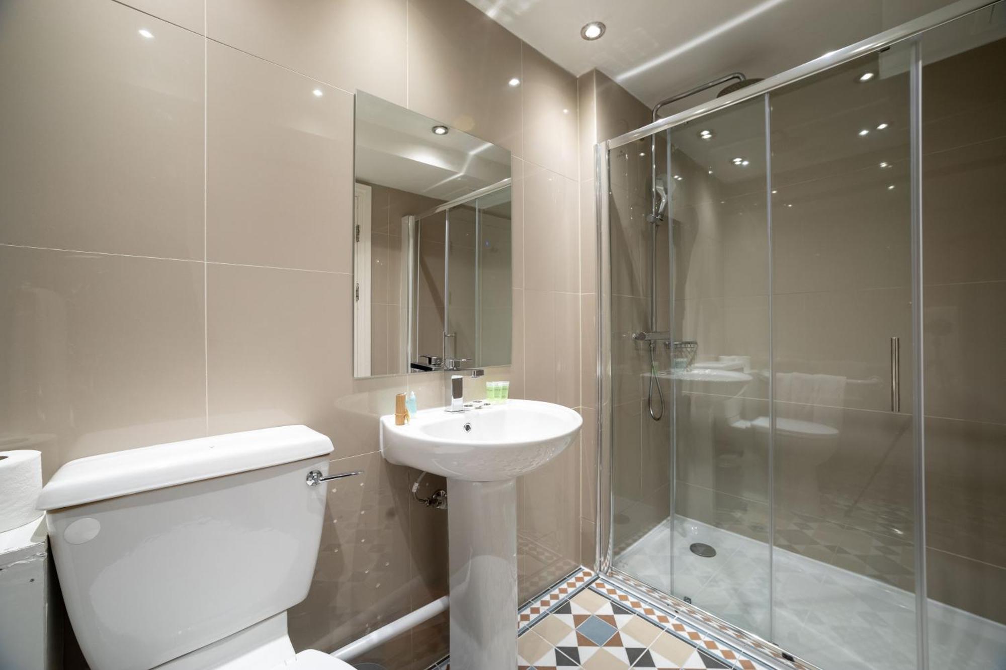 Shepherds Bush Hotel