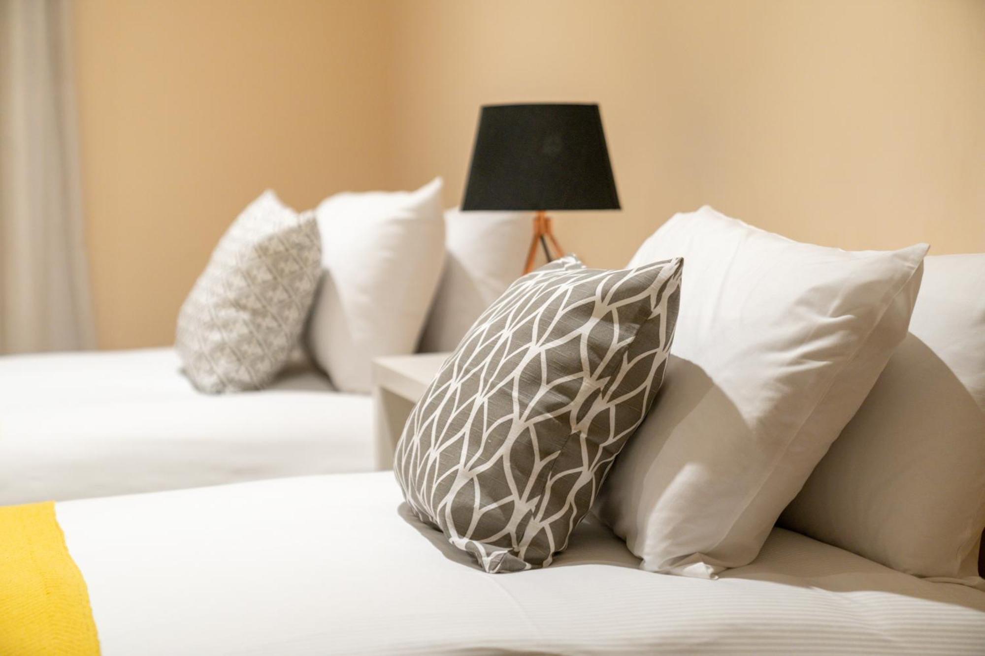 Sleek Flat With Communal Courtyard Leilighet London