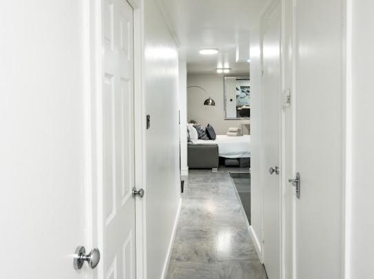 Apartamento New Modern Hybrid 4 Bedroom 7 Bed 9 Guest Capacity