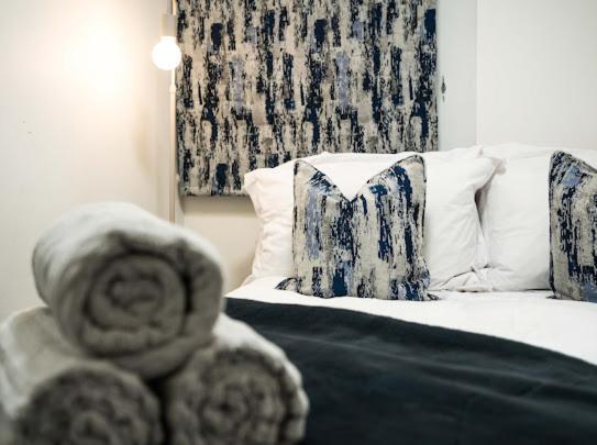New Modern Hybrid 4 Bedroom 7 Bed 9 Guest Capacity * Londres