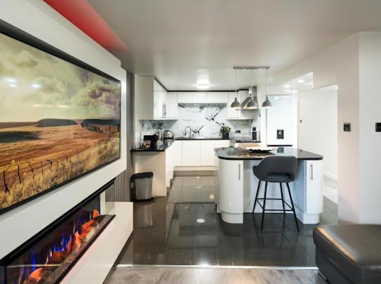 New Modern Hybrid 4 Bedroom 7 Bed 9 Guest Capacity Apartamento *