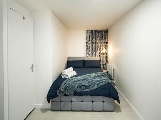 New Modern Hybrid 4 Bedroom 7 Bed 9 Guest Capacity Londres