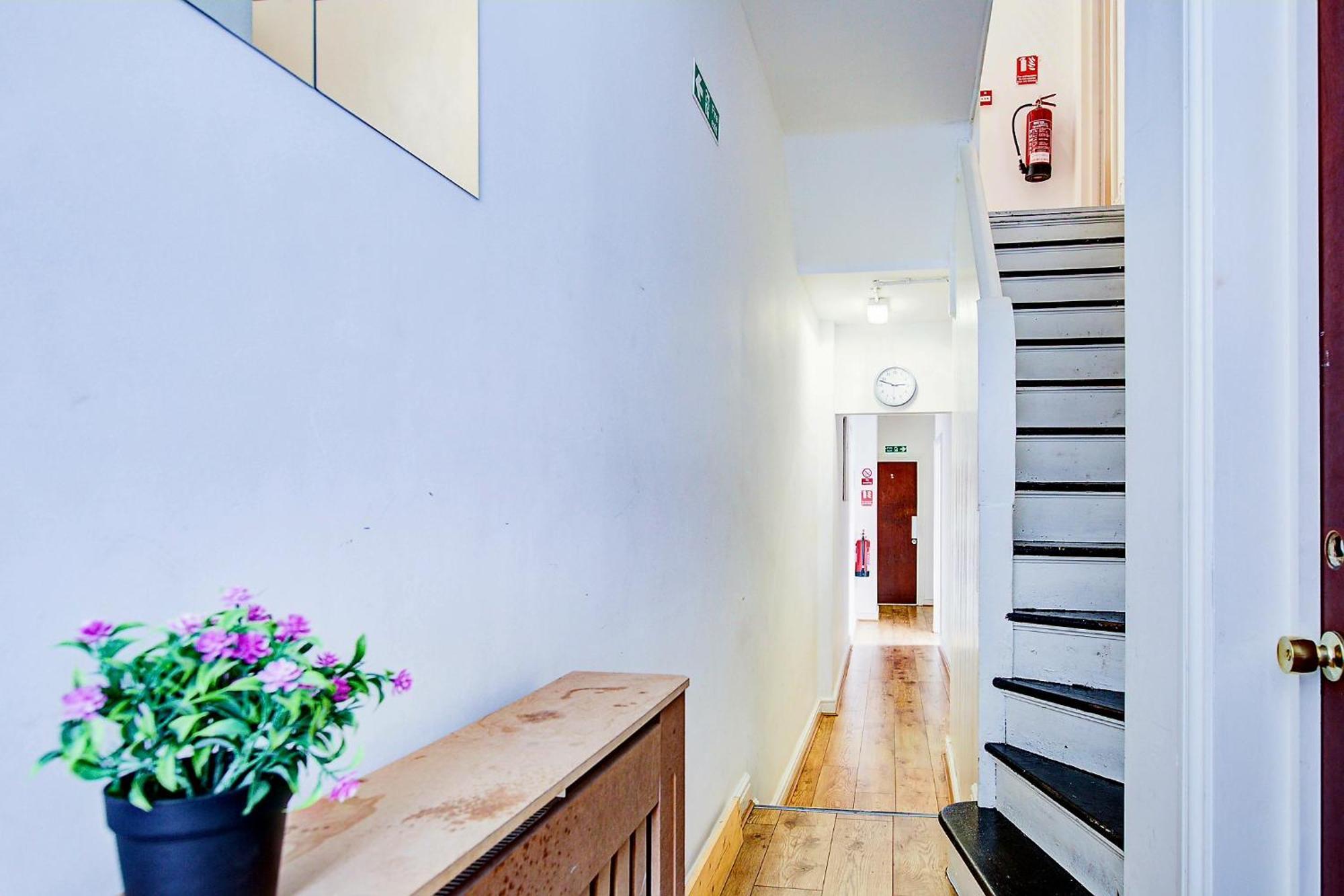 Hotel del amor Oat Homes