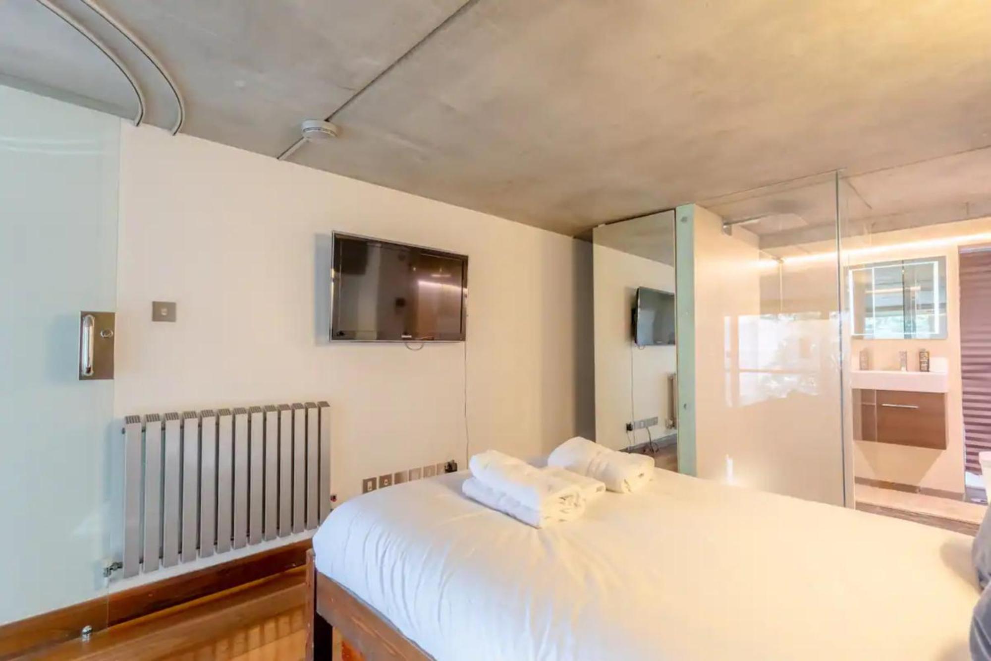 Apartment Incredible 2bd Loft By Regents Canal - Haggerston London