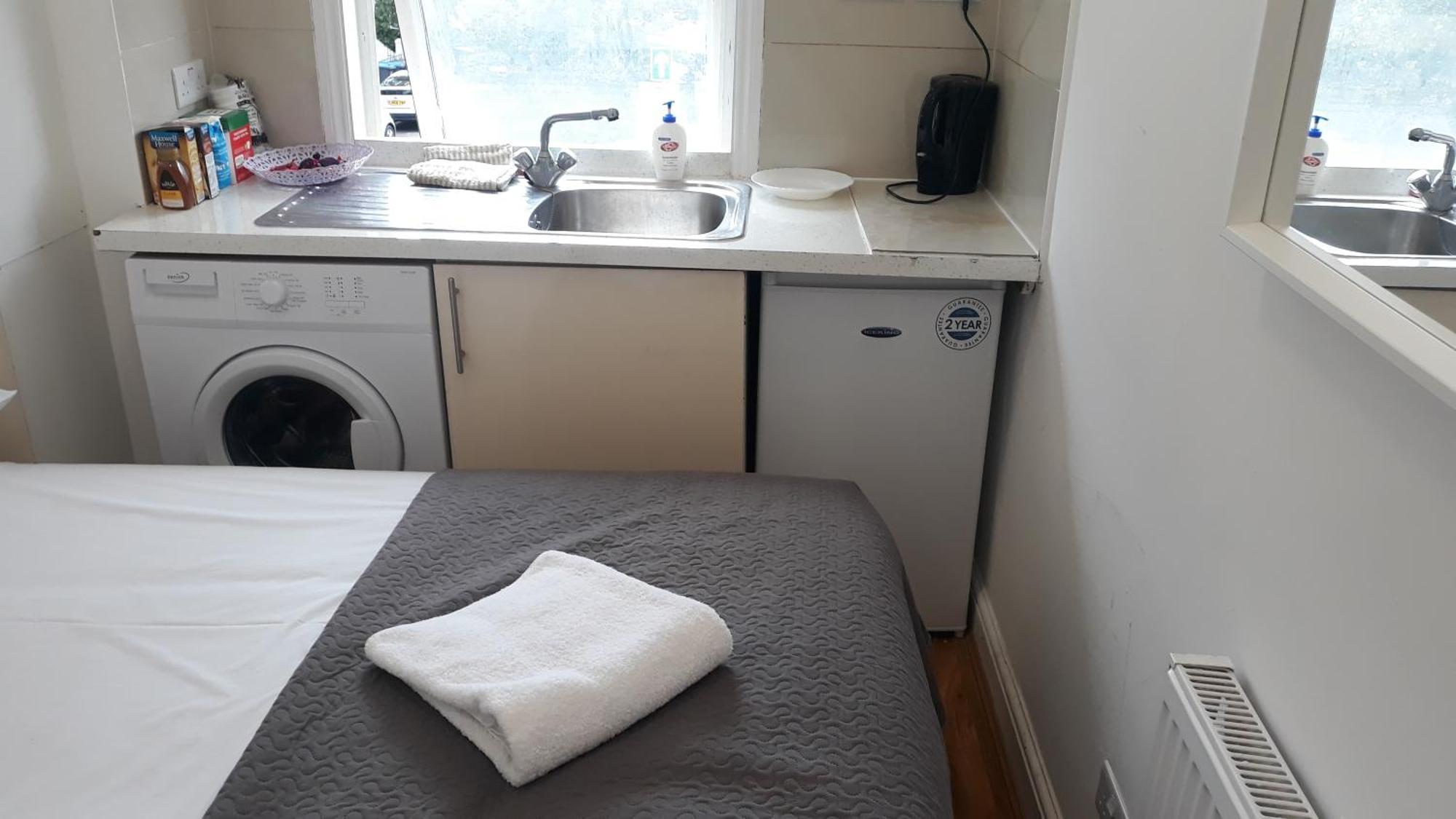 30 Willesden Lane * London
