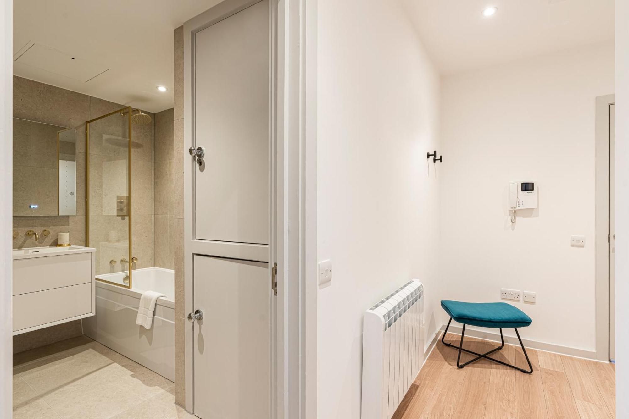 Stylish 1 Bed Flats In Soho, Next To Piccadilly Circus And Trafalgar Square London