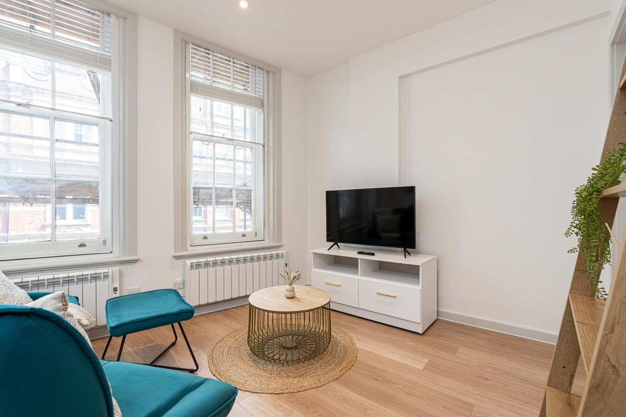 Stylish 1 Bed Flats In Soho, Next To Piccadilly Circus And Trafalgar Square London