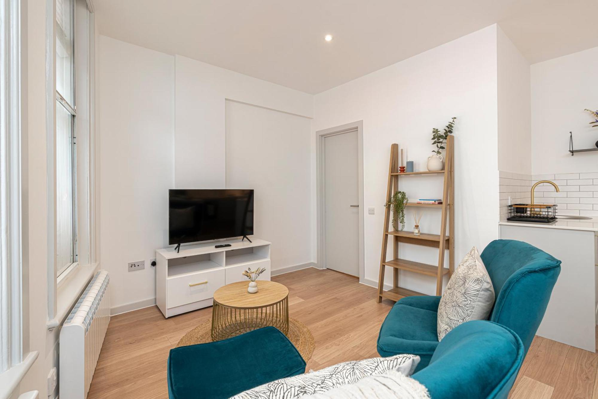 Stylish 1 Bed Flats In Soho, Next To Piccadilly Circus And Trafalgar Square *