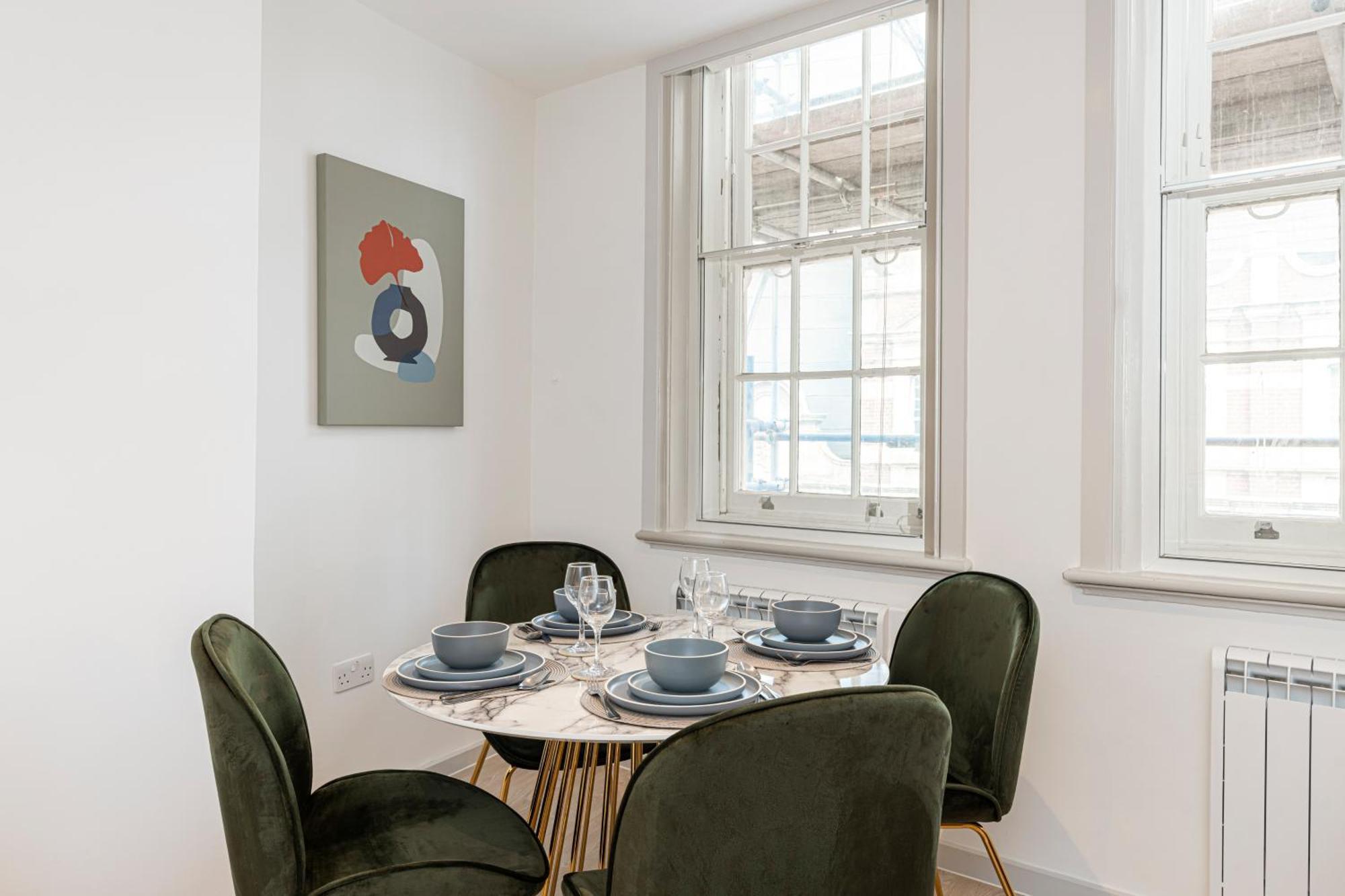 Stylish 1 Bed Flats In Soho, Next To Piccadilly Circus And Trafalgar Square Leilighet