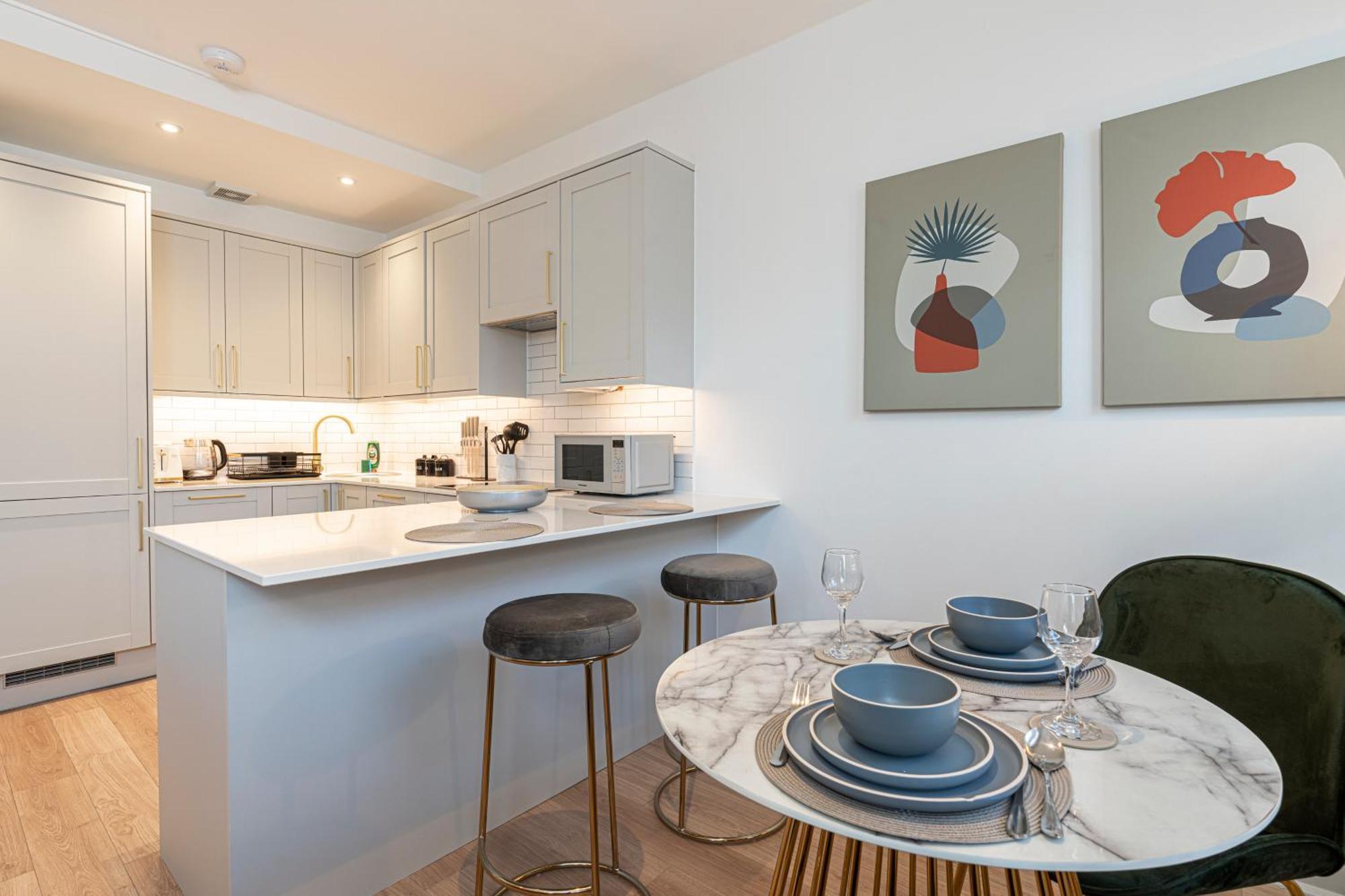 Stylish 1 Bed Flats In Soho, Next To Piccadilly Circus And Trafalgar Square Leilighet London
