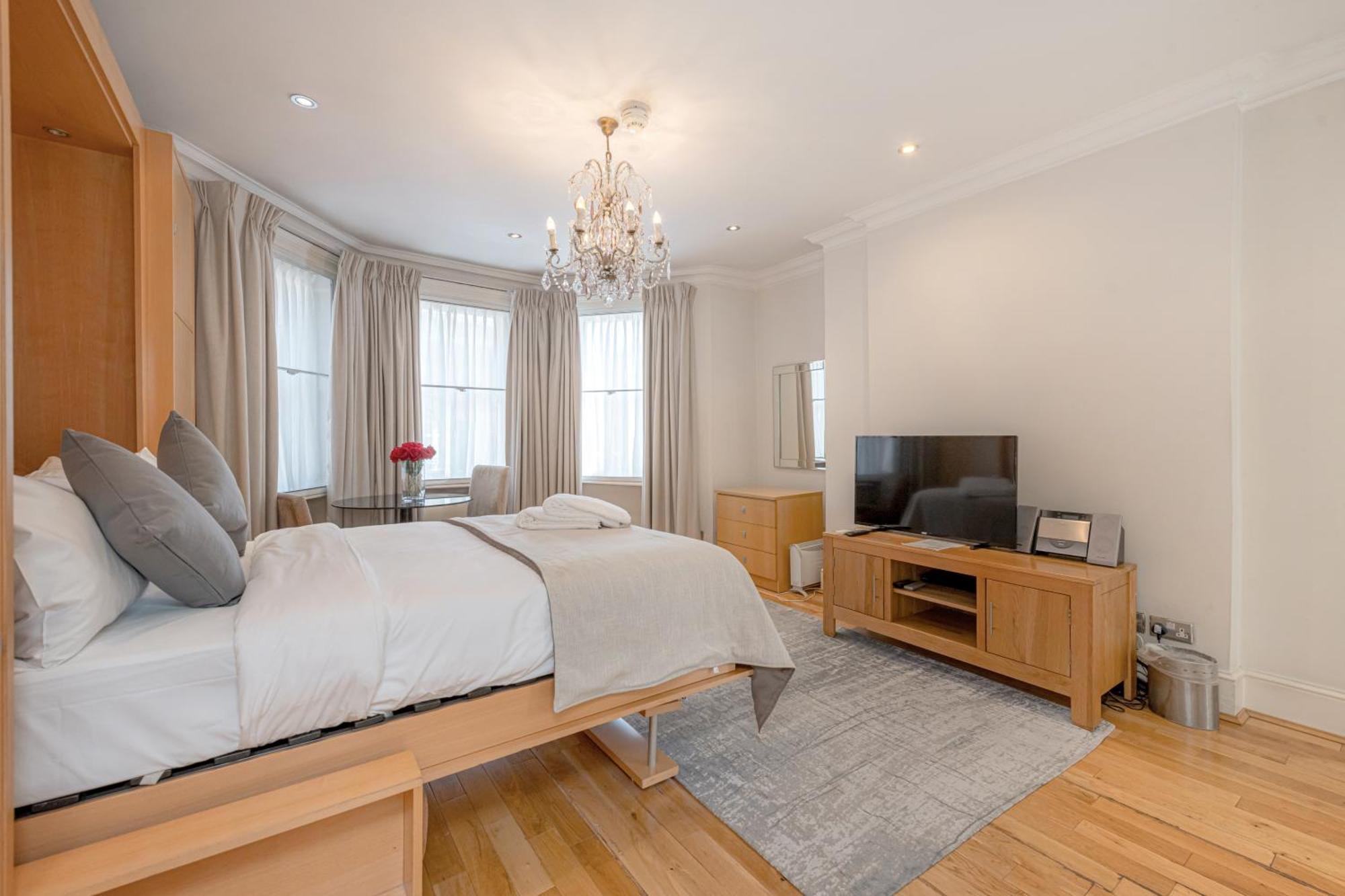 17 Hertford Street London