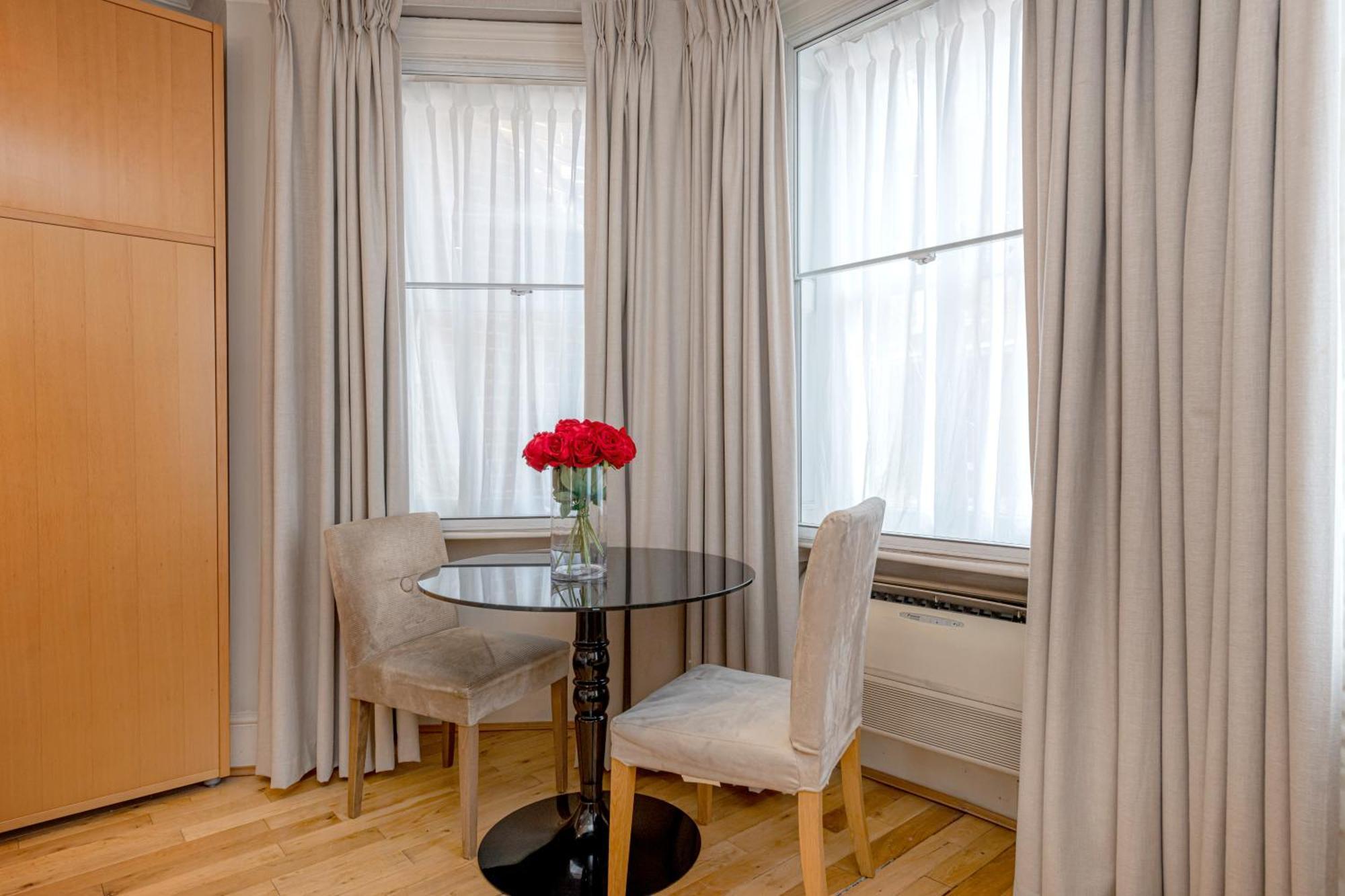 17 Hertford Street 3*