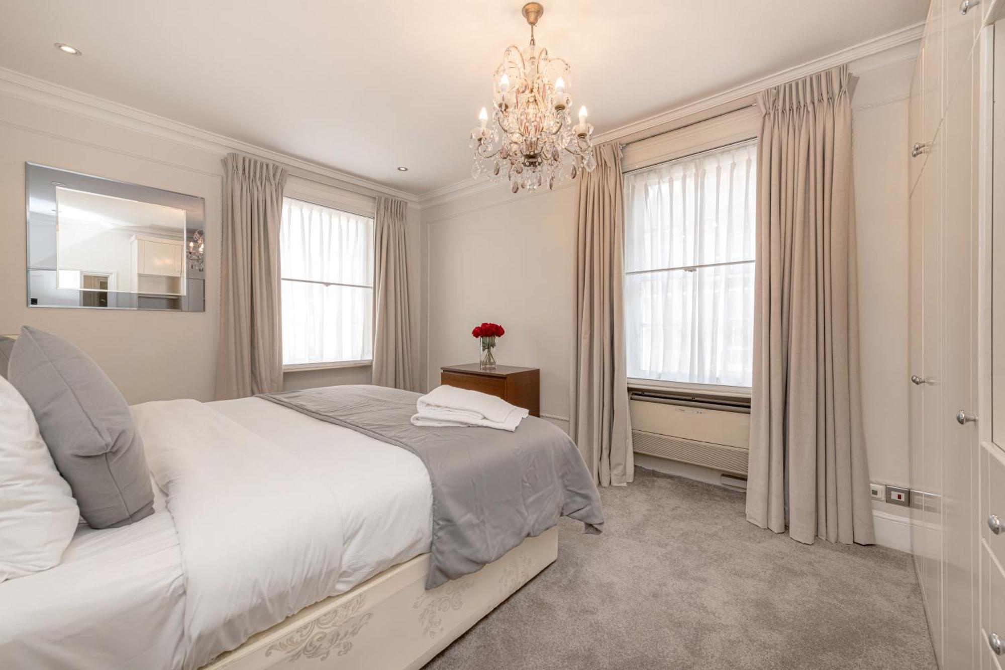 17 Hertford Street 3* London