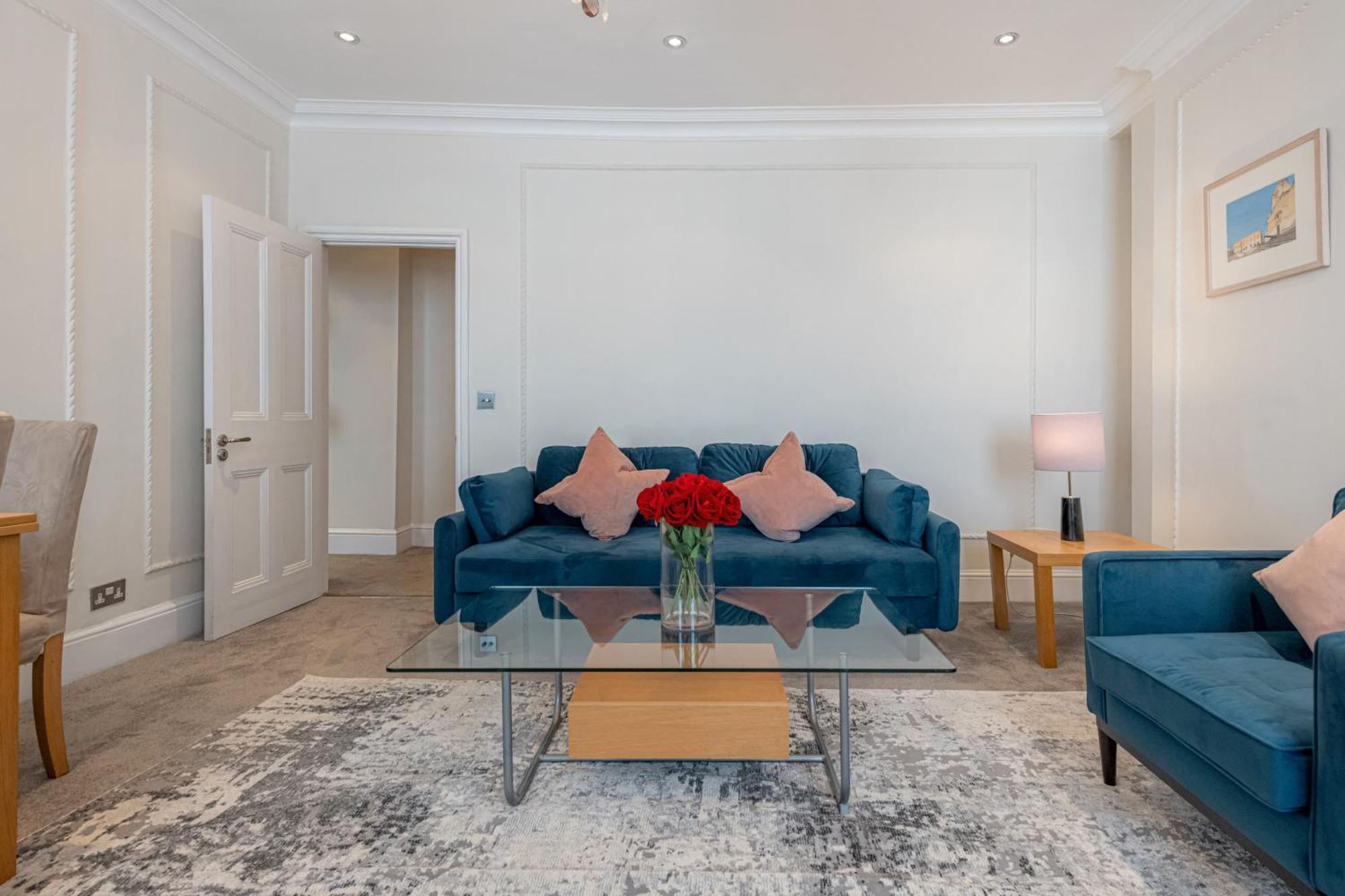 17 Hertford Street Aparthotel 3*