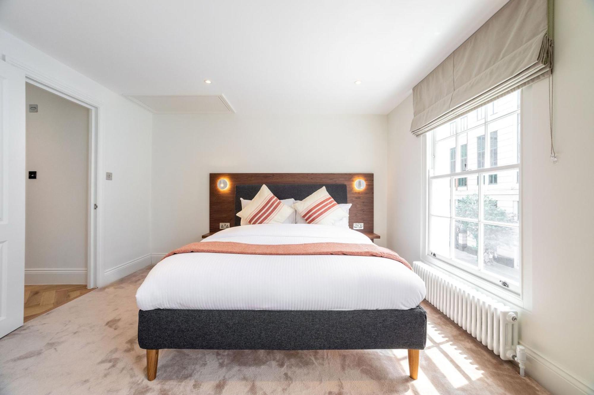 3 Bedroom Flat With Terrace In Appartement *