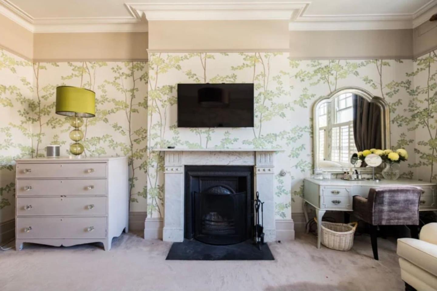 Heaver House - Stunning, Large, 5br House Nr Tube And Tooting Common London
