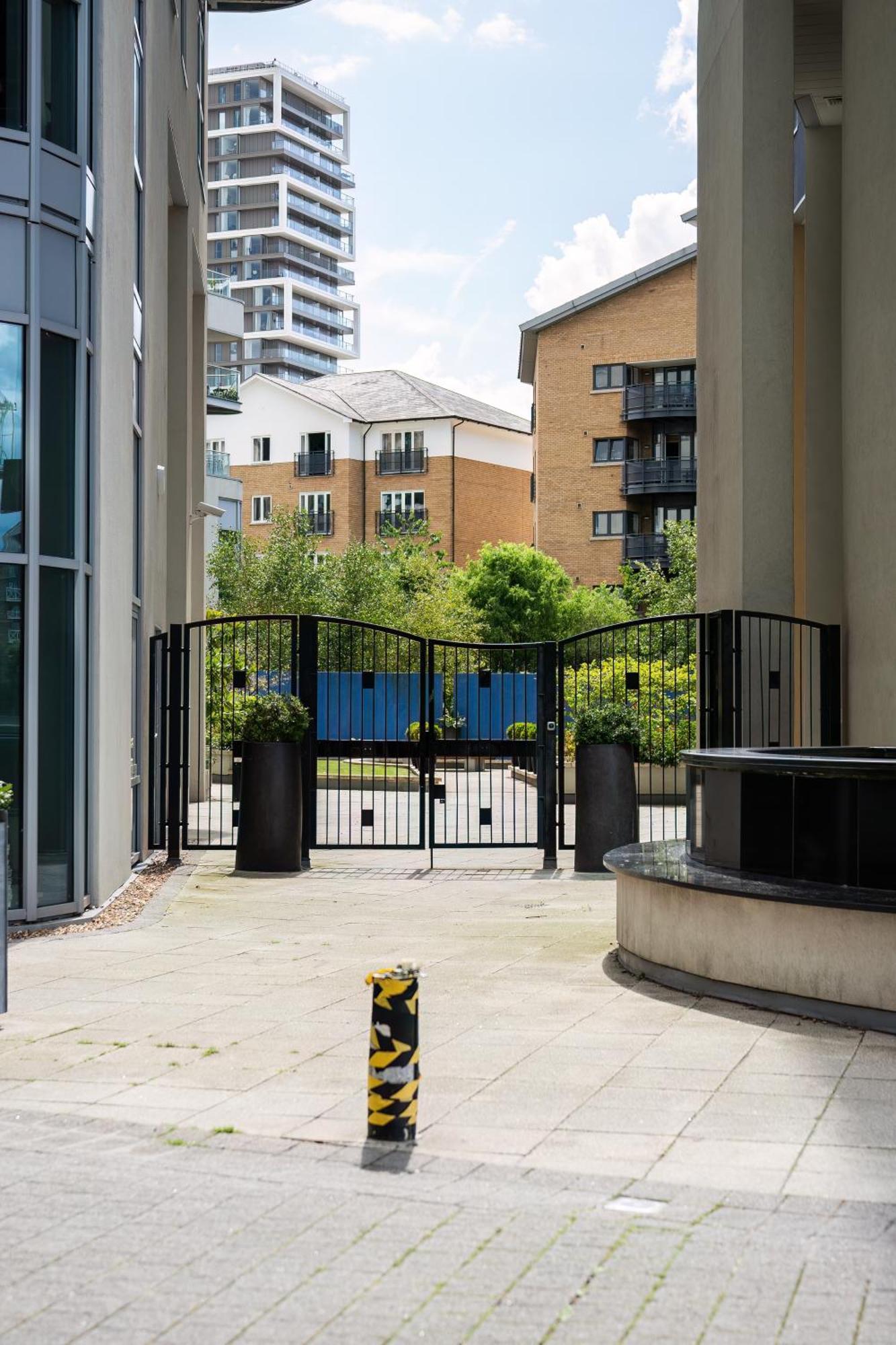 Livestay-stunning With Private Balcony & River Views Leilighet London