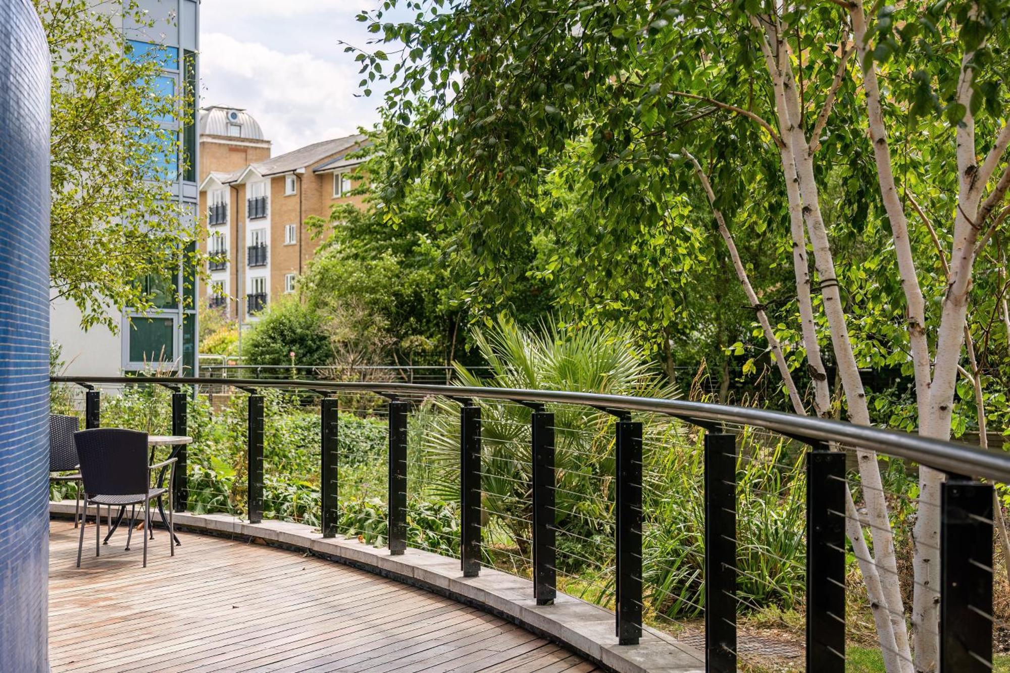 Livestay-stunning With Private Balcony & River Views Leilighet