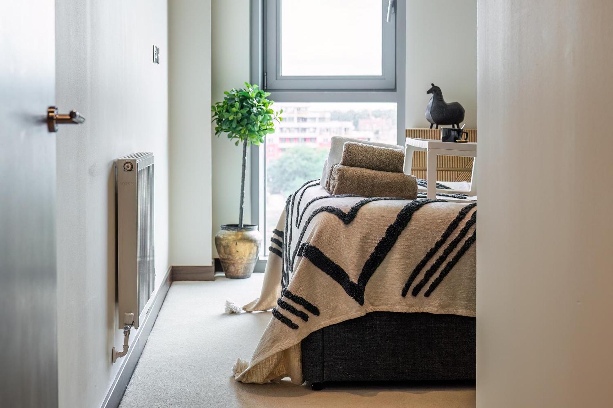 Livestay-stunning With Private Balcony & River Views Leilighet London