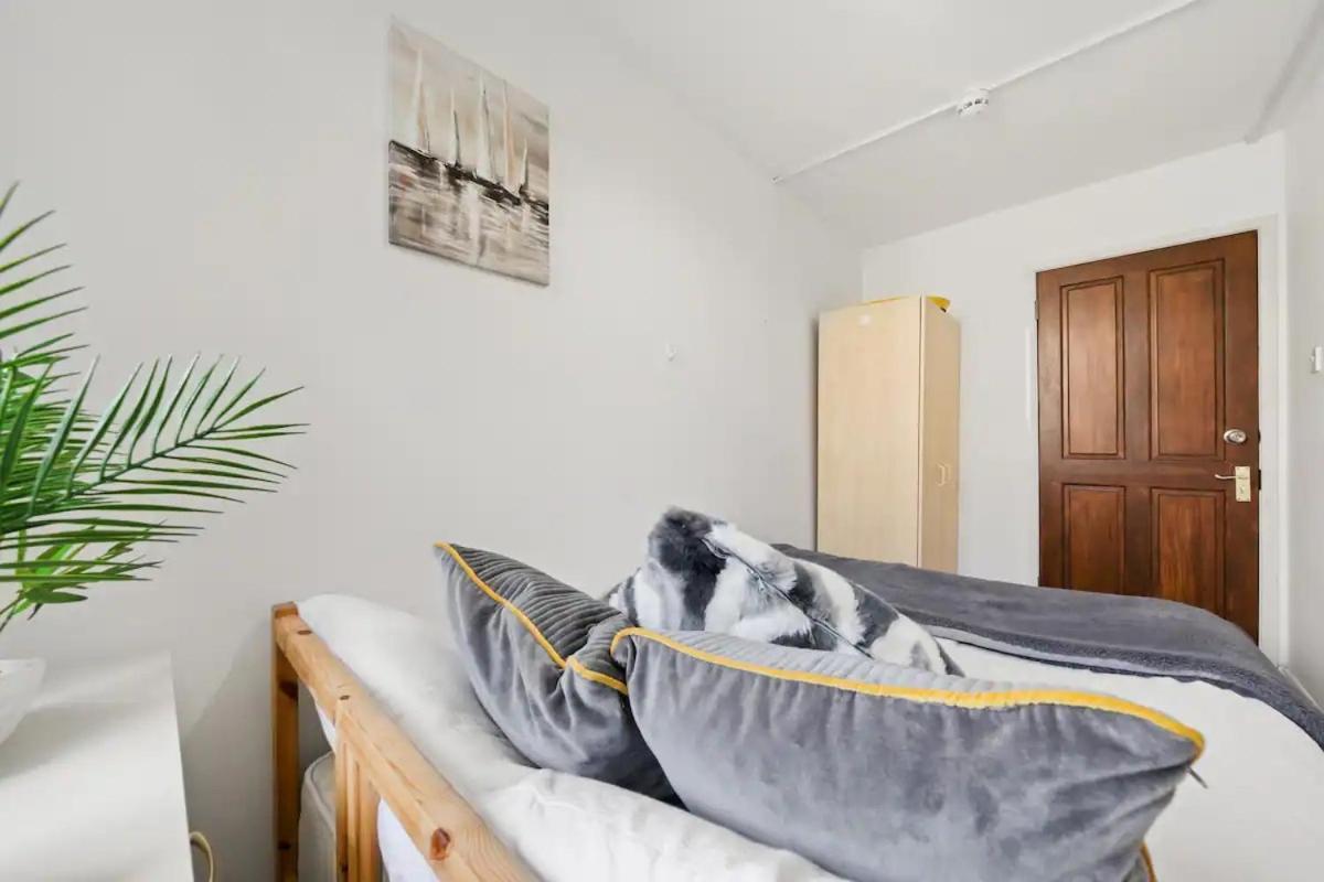 Apartment Warwick Avenue Hububb *