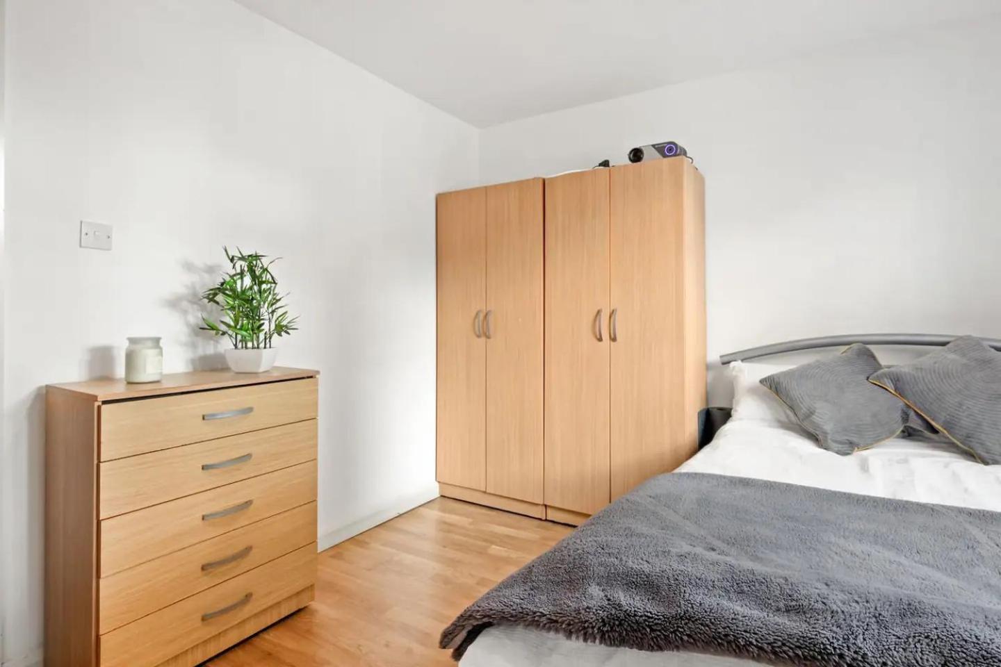Warwick Avenue Hububb * London
