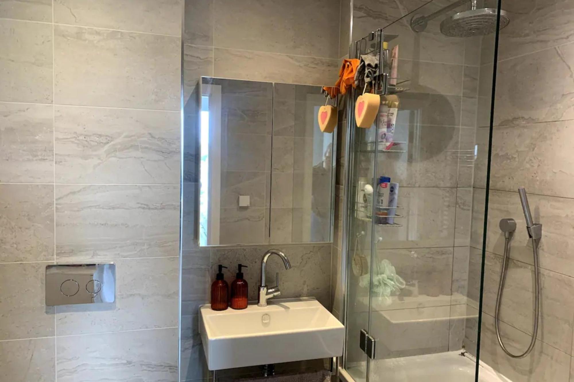 Apartment Stylish 2bd Flat With Private Balcony - Battersea