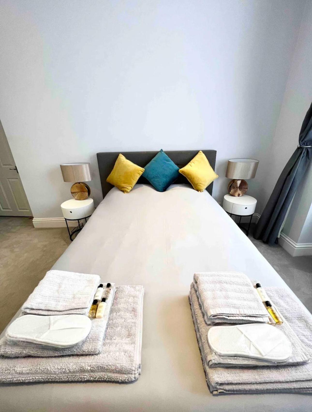 Spacious 2 Bed In The Heart Of Kensington Apartamento