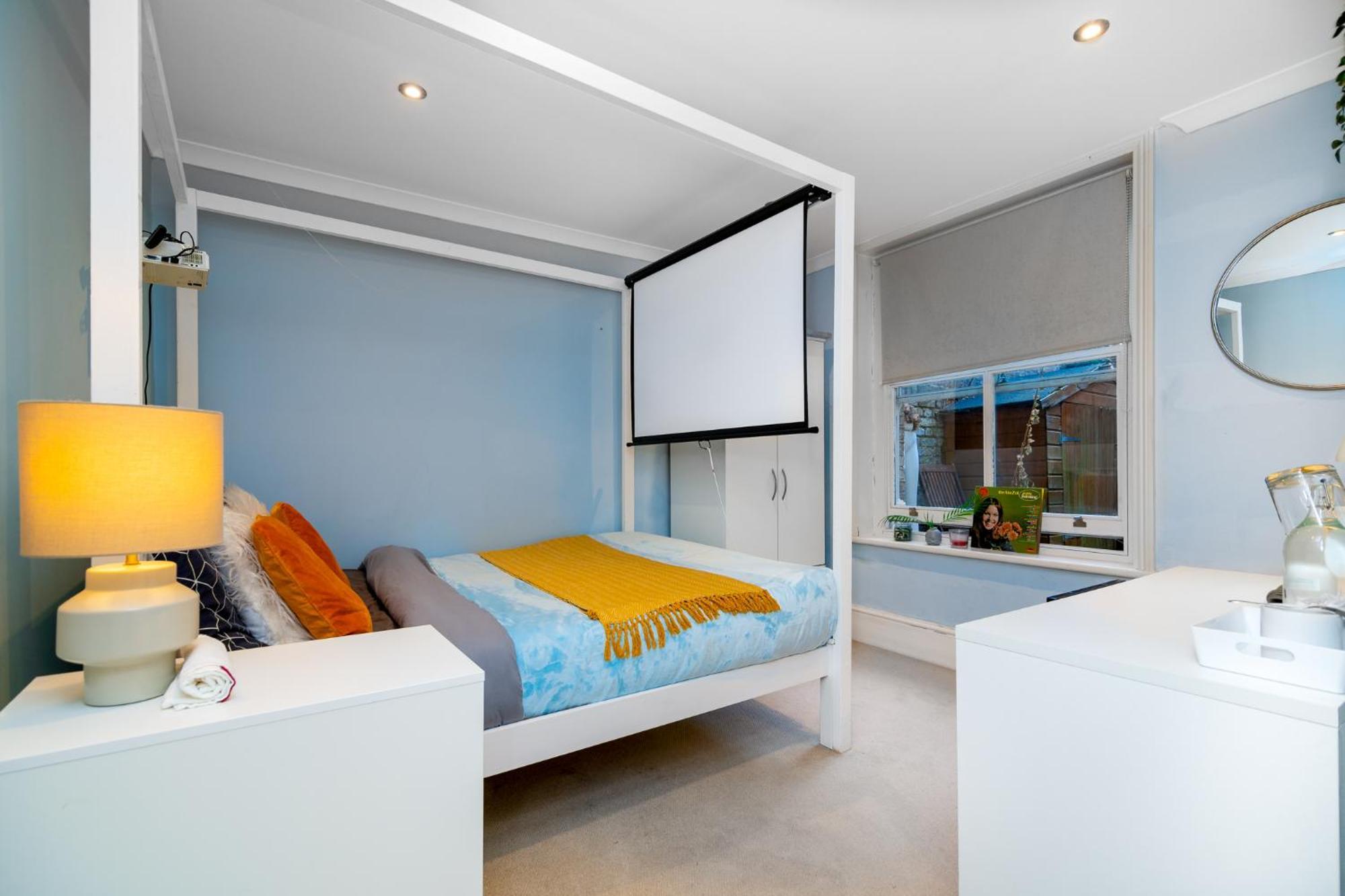 Double W/projector & Garden Hot Tub Londres
