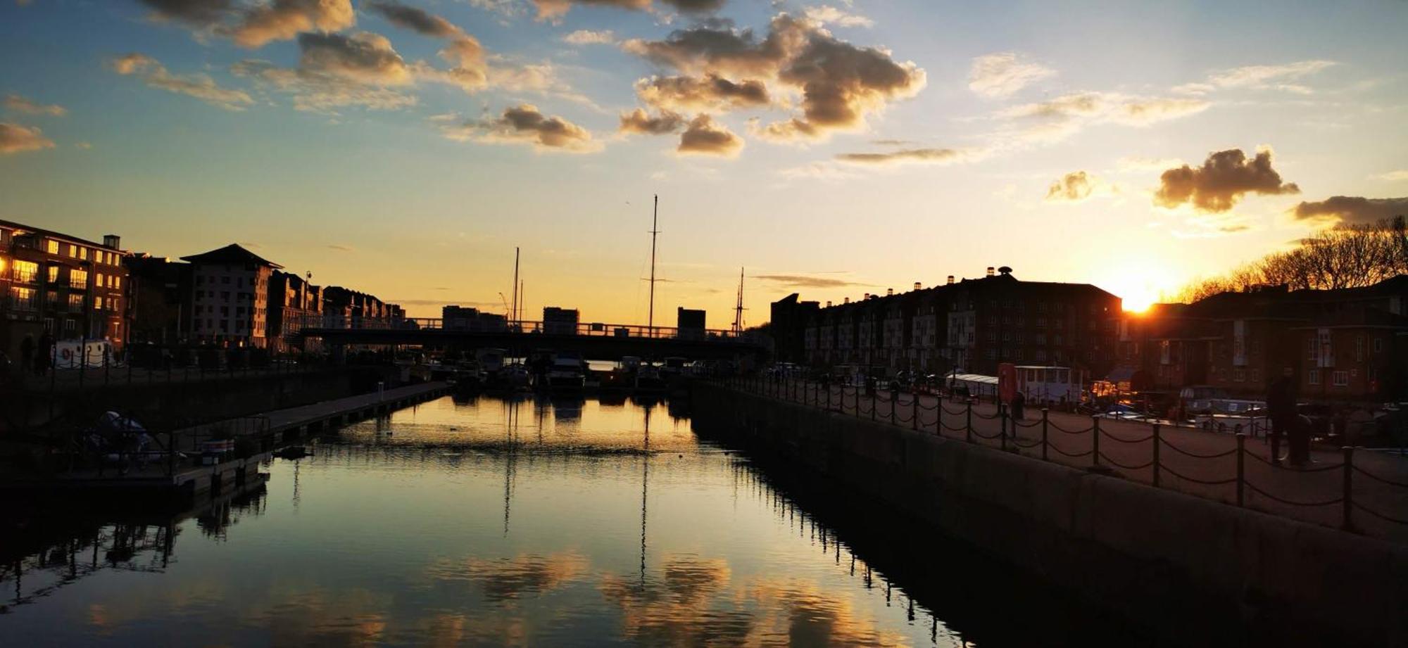 Leilighet Riverside 3br With Easy Transport 20mins To Centre