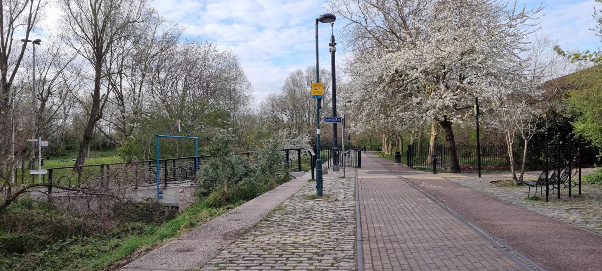 Riverside 3br With Easy Transport 20mins To Centre London