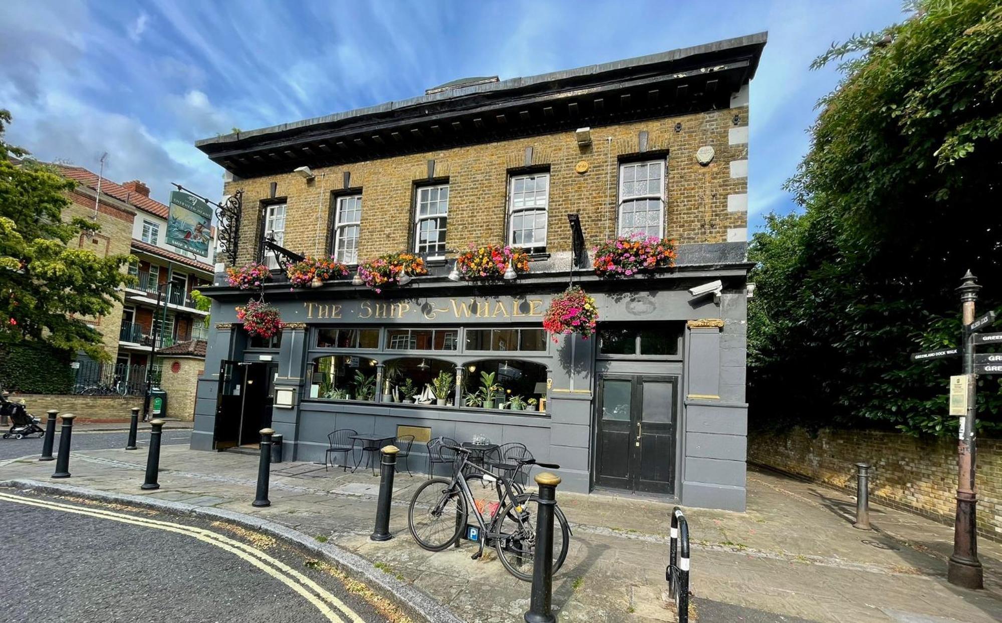 Riverside 3br With Easy Transport 20mins To Centre Leilighet *