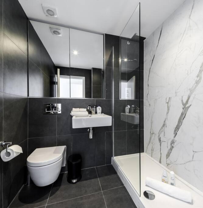 Stunning 2 Bed 2 Bath In Clerkenwell Appartement *
