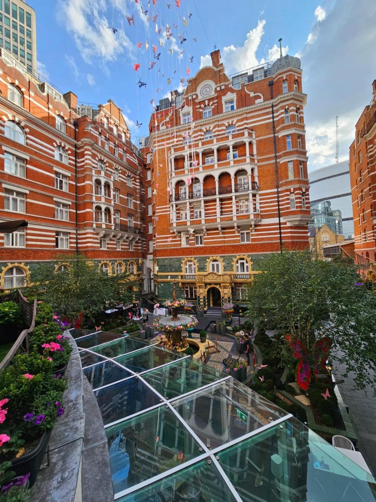Taj 51 Buckingham Gate And Residences Hotel Londen