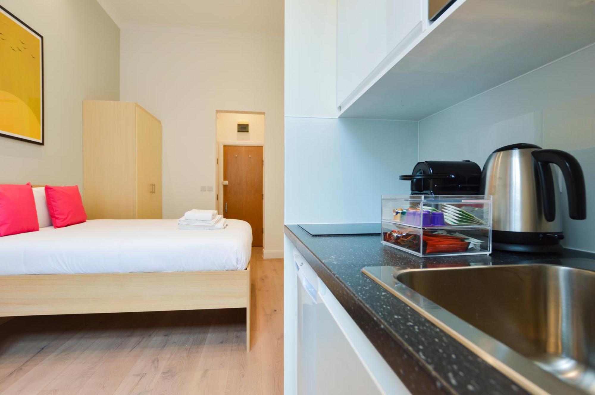 Queensborough Terrace Serviced By Concept *