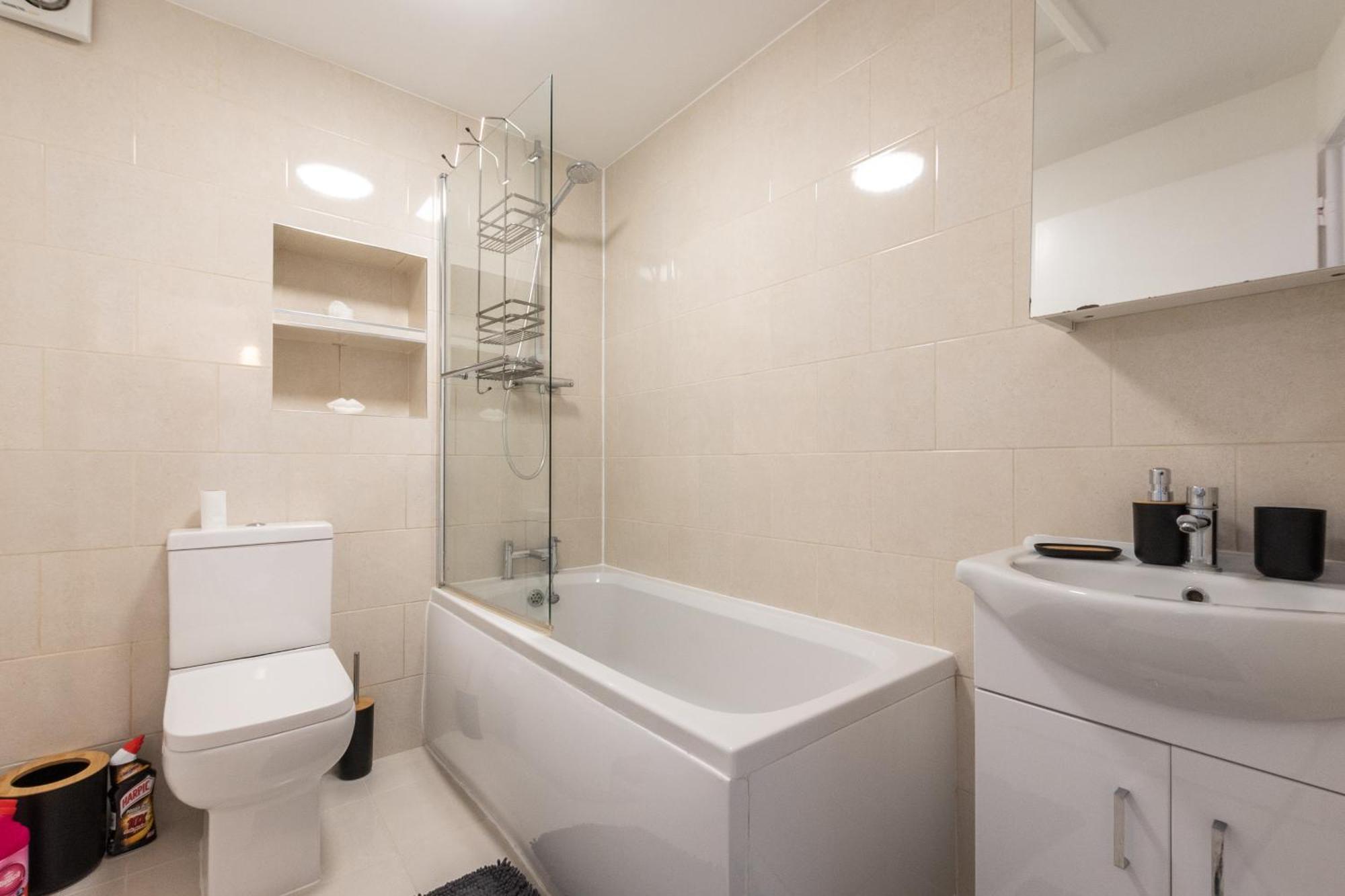 Hammersmith - 2 Bedroom Flat