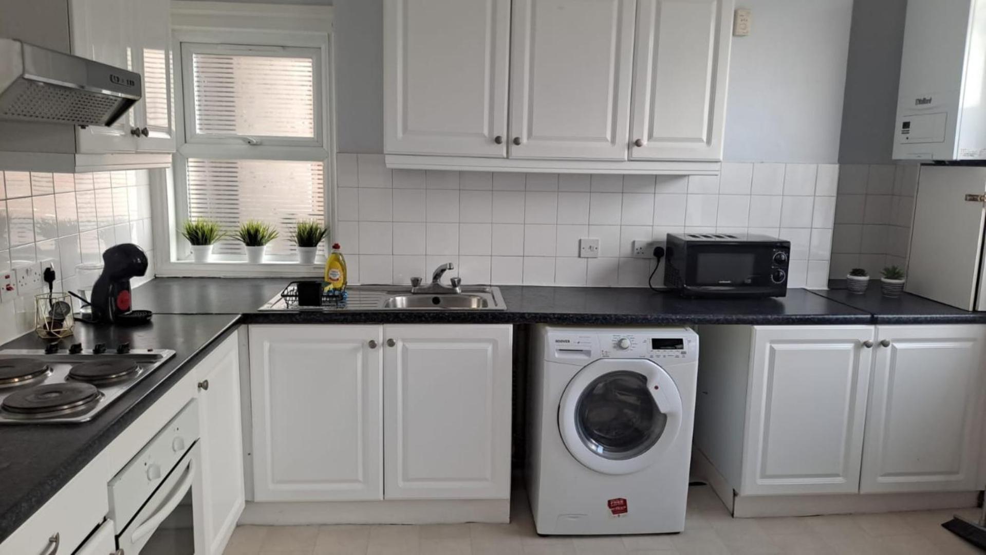 Charmstay Shepherds Bush Apartment *