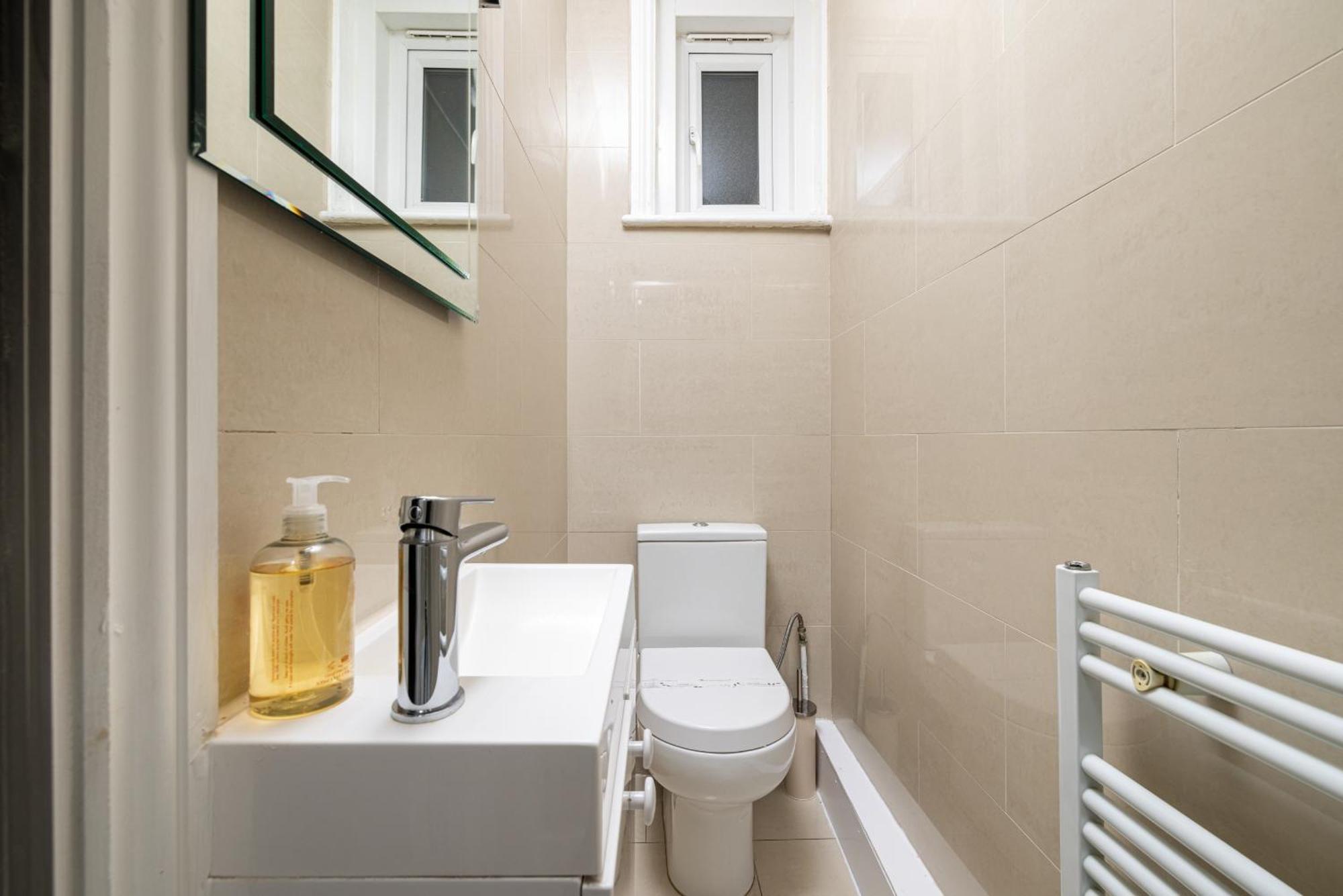 Charmstay Shepherds Bush * London