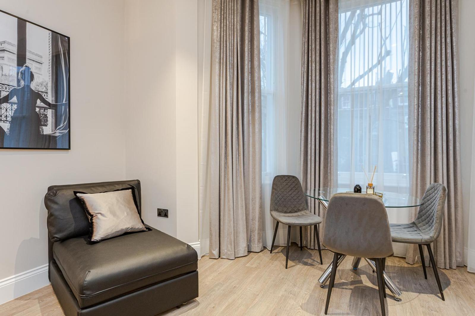Redcliffe Gardens Apartment *