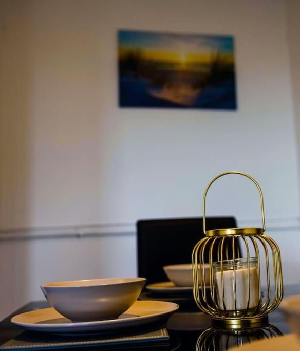 2 Bedrooms -parking-very Spacious-wifi Apartamento Londres