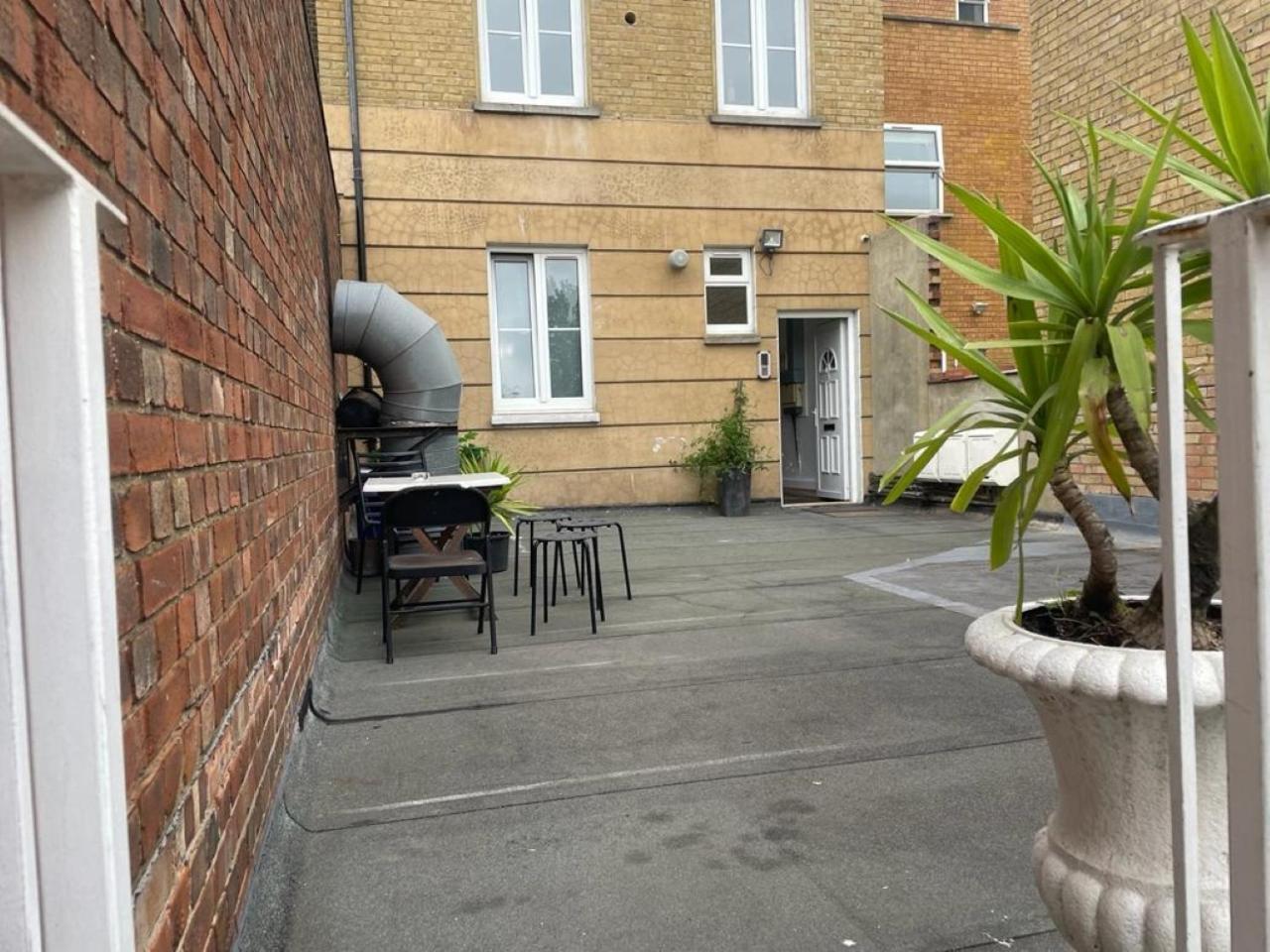 Splendid 1 Bedroom Flat + Terrace *