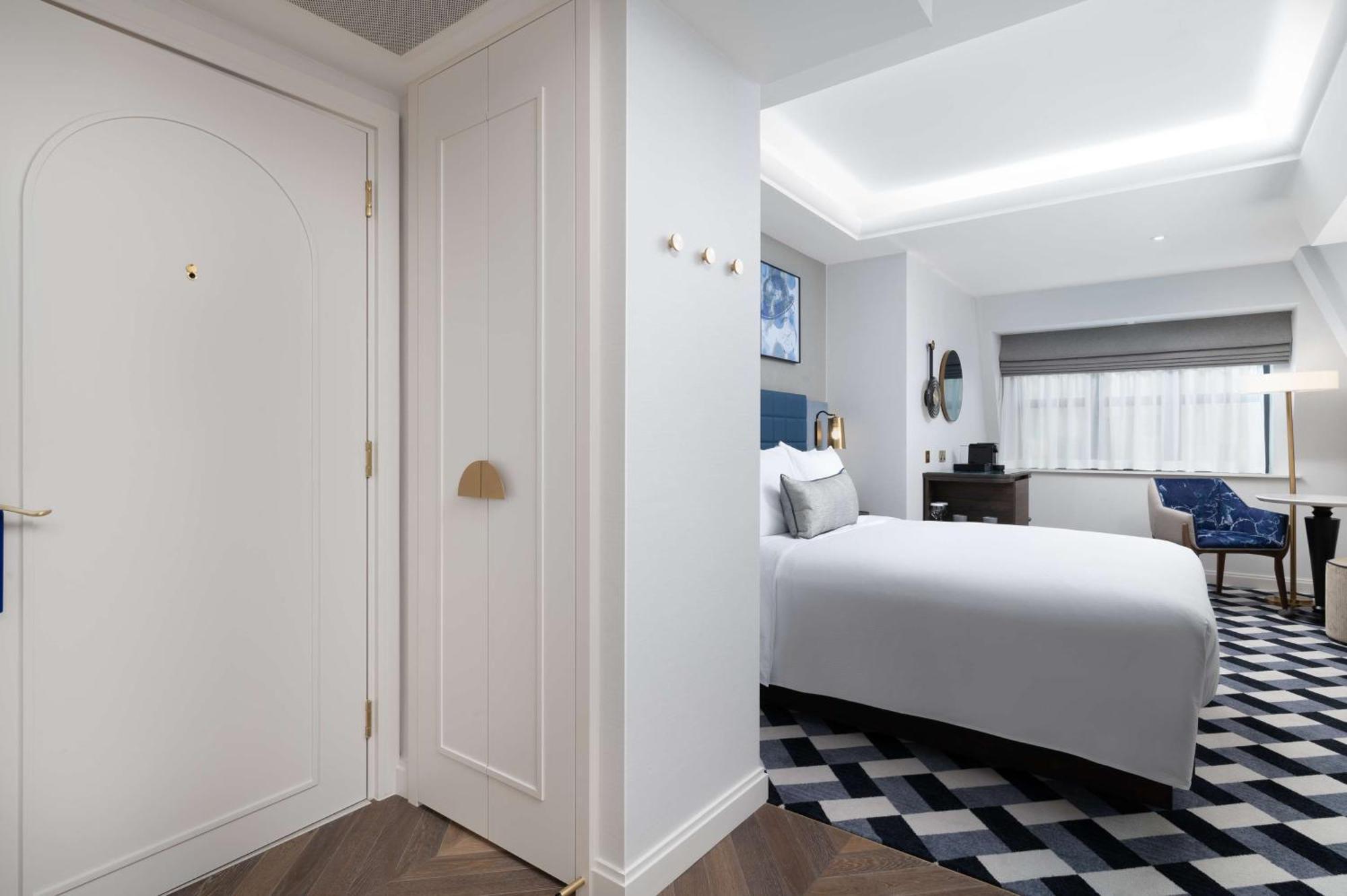 Hotell Lost St Pauls London, Curio Collection By Hilton