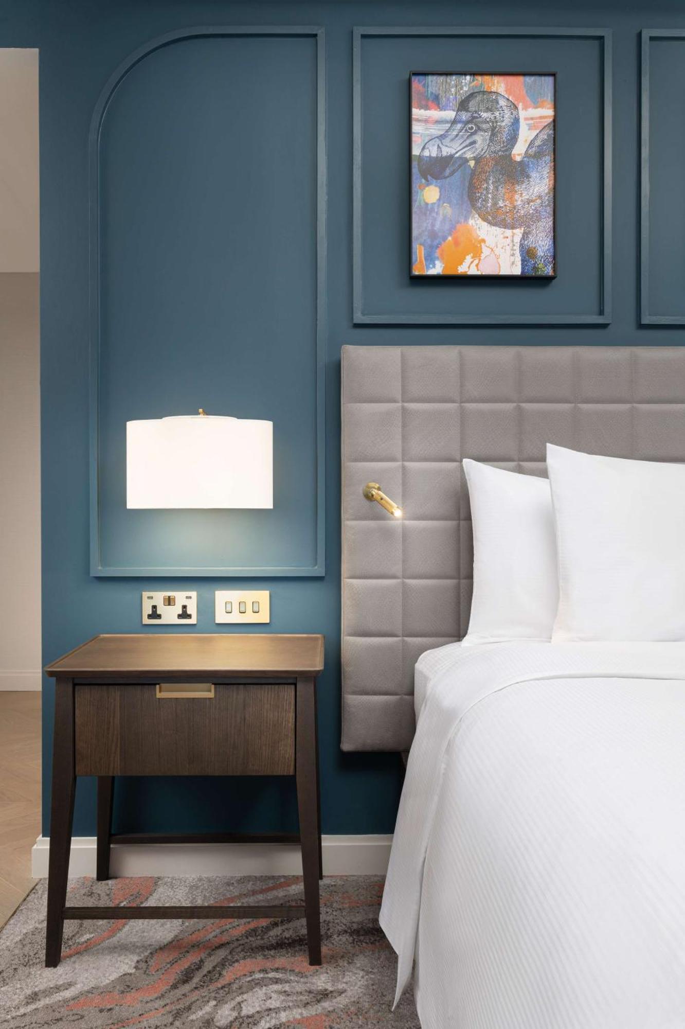 Hotell Lost St Pauls London, Curio Collection By Hilton