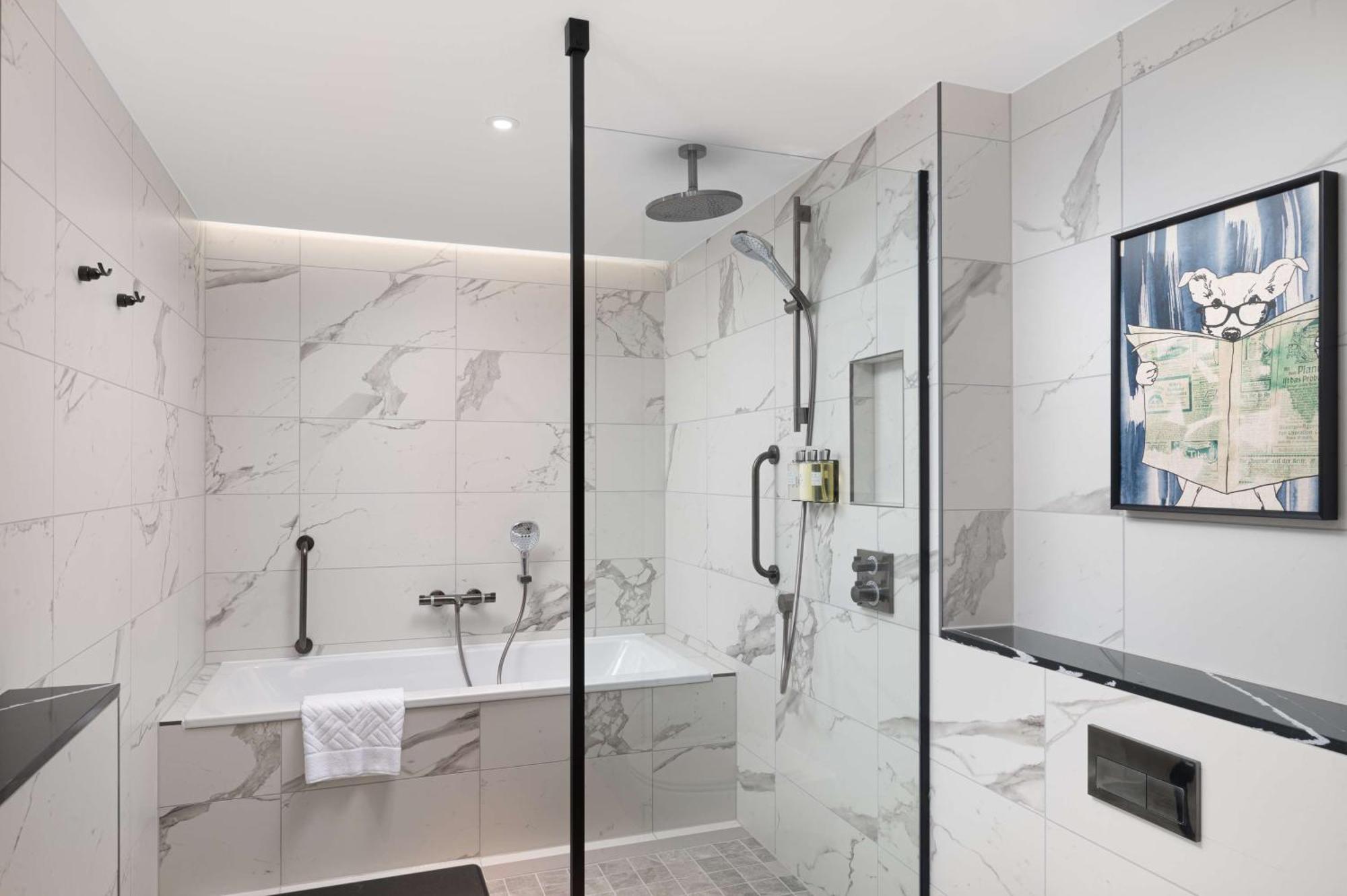 Lost St Pauls London, Curio Collection By Hilton Hotell London