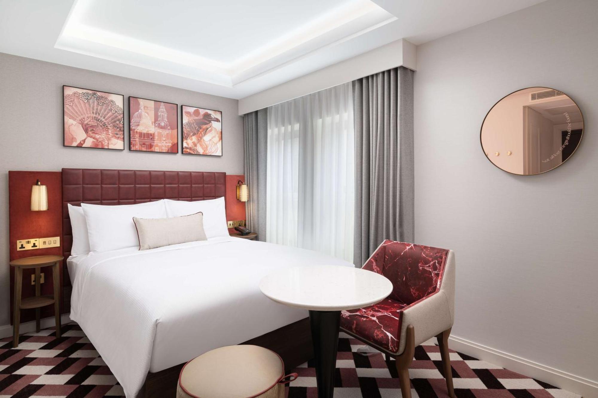 Lost St Pauls London, Curio Collection By Hilton Hotell