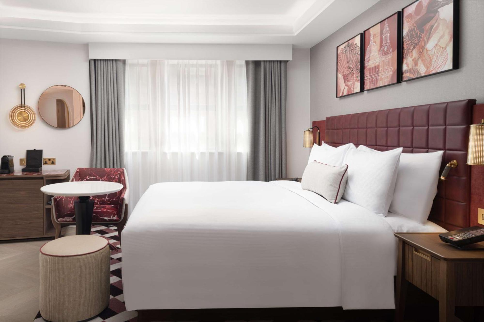 Lost St Pauls London, Curio Collection By Hilton Hotell