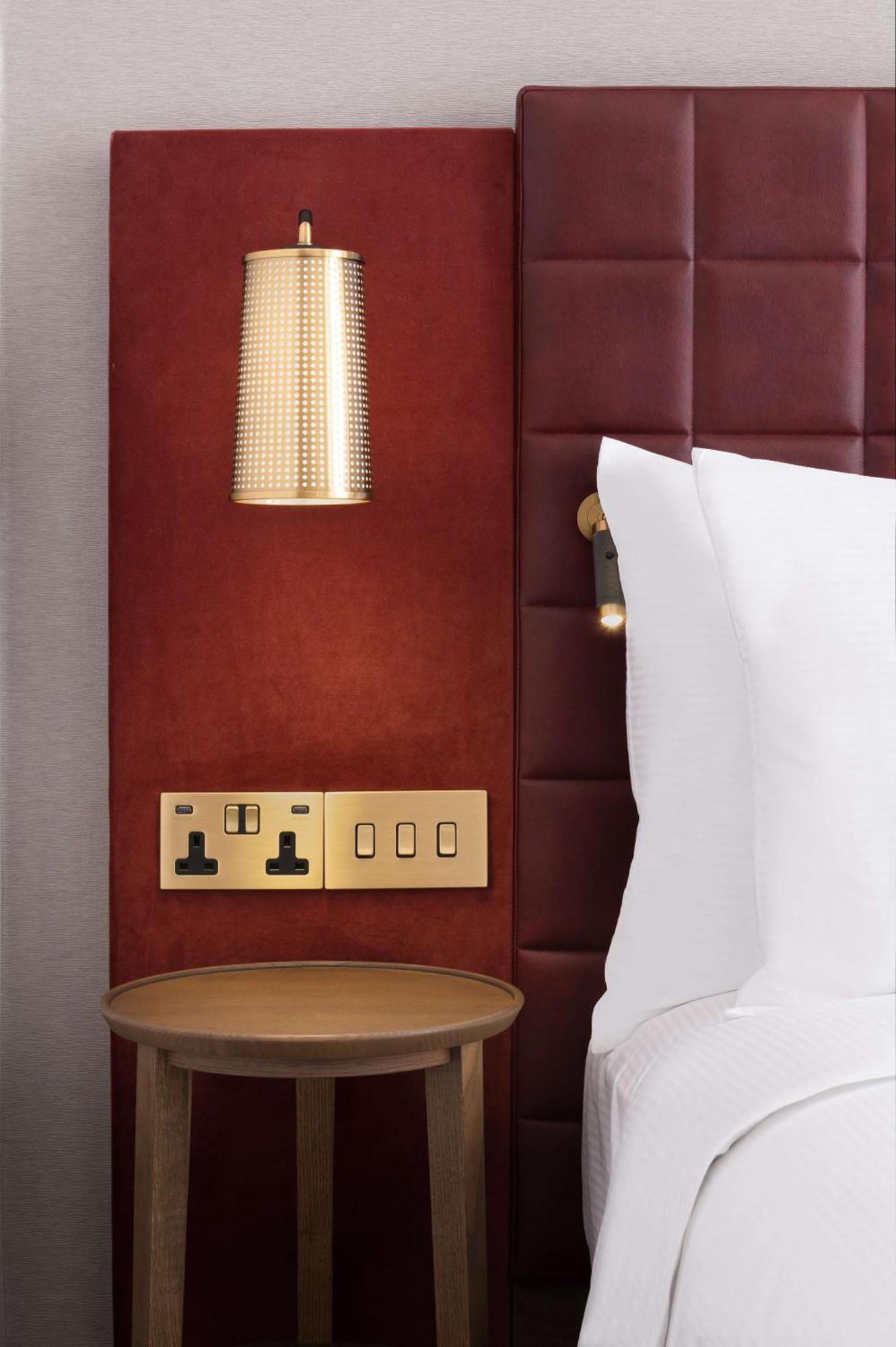 Hotell Lost St Pauls London, Curio Collection By Hilton London