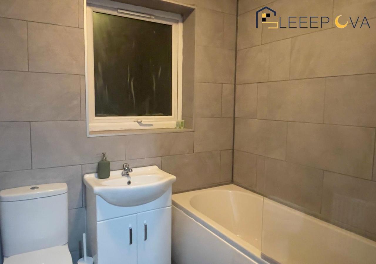 Exclusive Offers L Last-minute Escape L Luxury & Spacious 2 Bedroom Flat Families Business Relocation Sleepova Short Lets & Serviced Apartment London