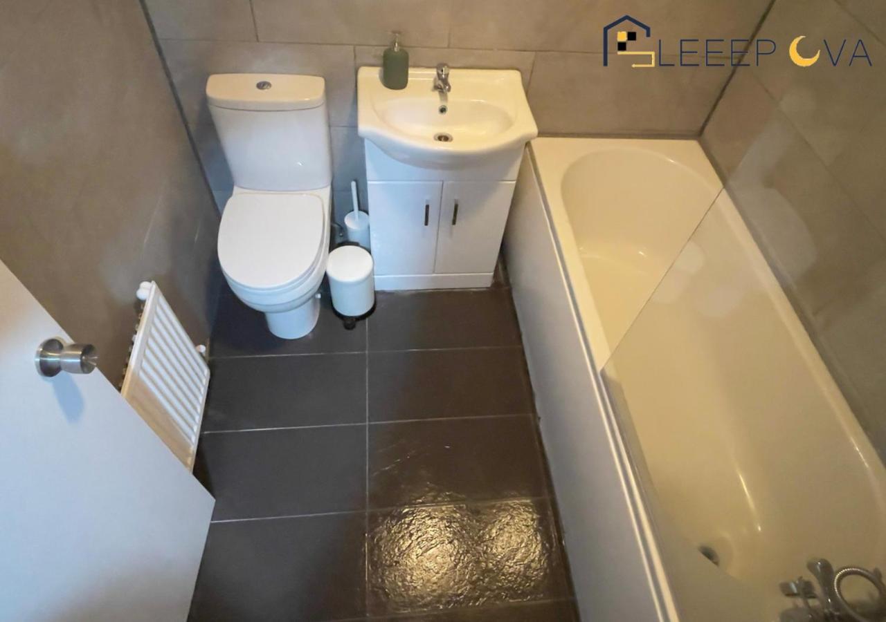 Apartment Exclusive Offers L Last-minute Escape L Luxury & Spacious 2 Bedroom Flat Families Business Relocation Sleepova Short Lets & Serviced *